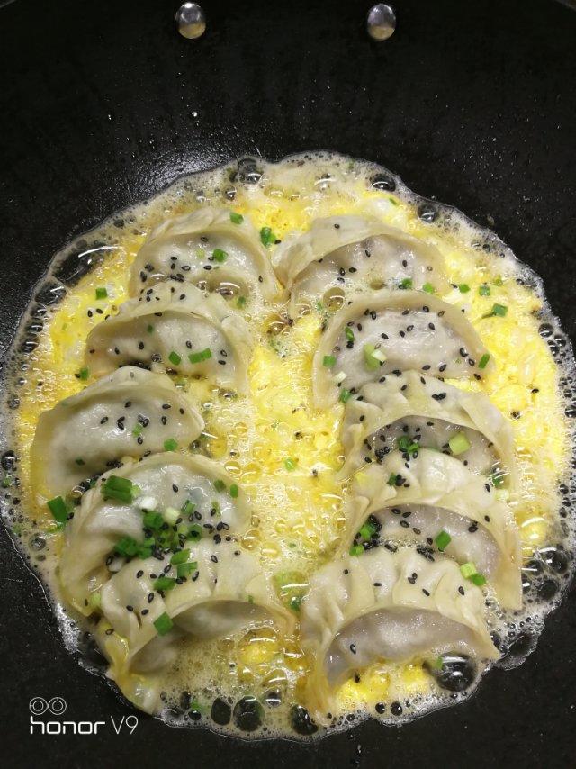 早餐来一锅香脆的生煎饺子