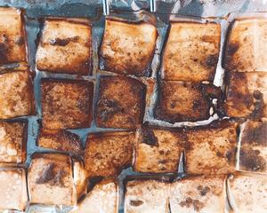 烤箱烤板豆腐（减肥低卡懒人快手餐）的做法 步骤3