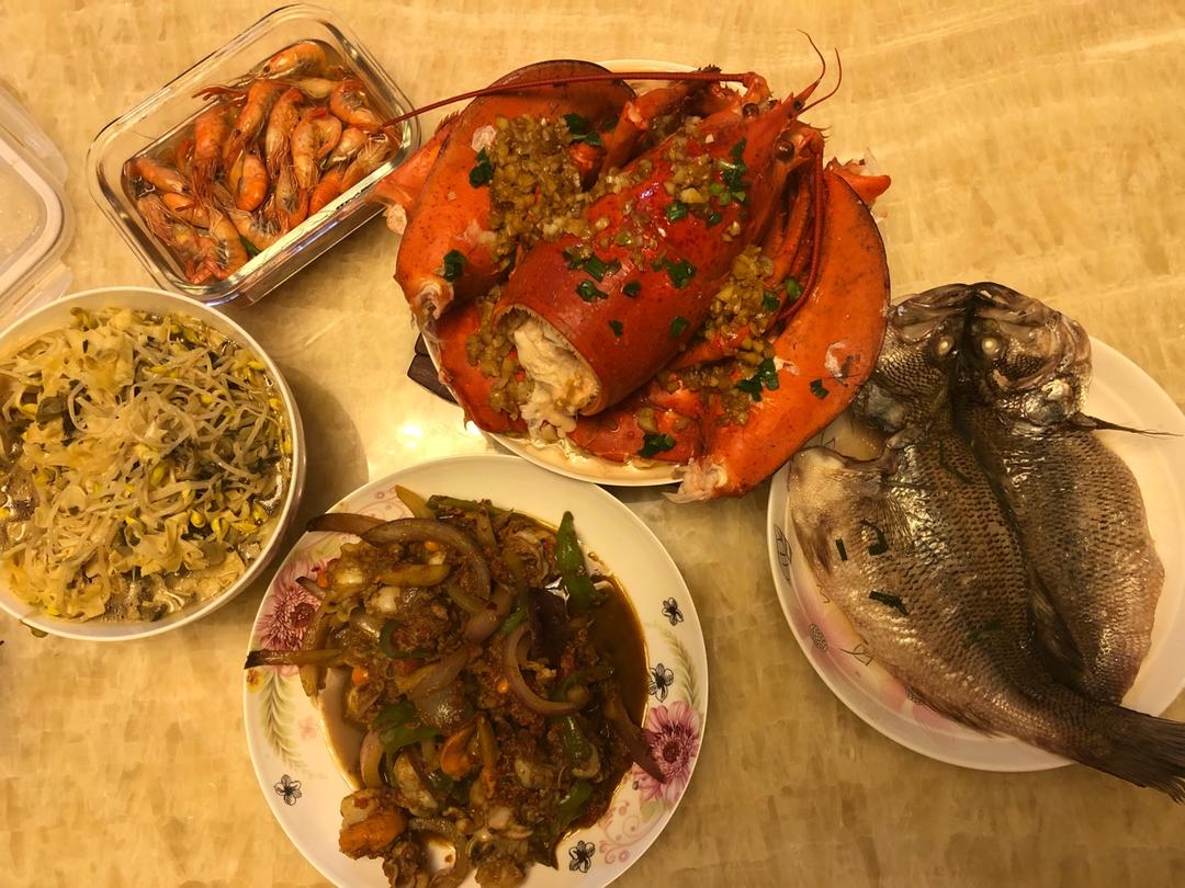 蒜蓉粉丝大龙虾