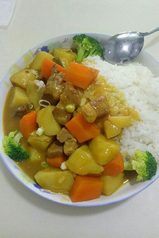 健康是宝11做的牛腩咖喱饭