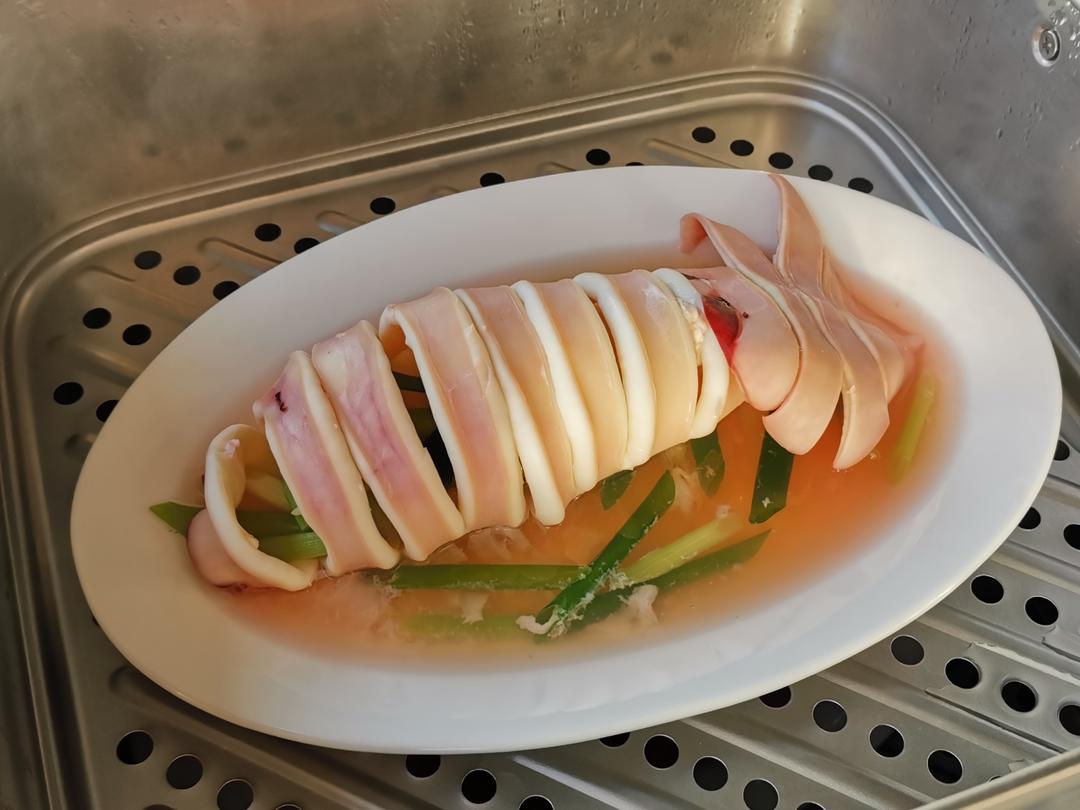 葱香白灼鱿鱼，新手小白都能做的宴客好菜的做法 步骤4