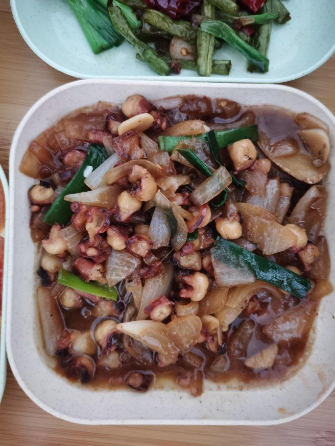 洋葱爆炒鱿鱼须