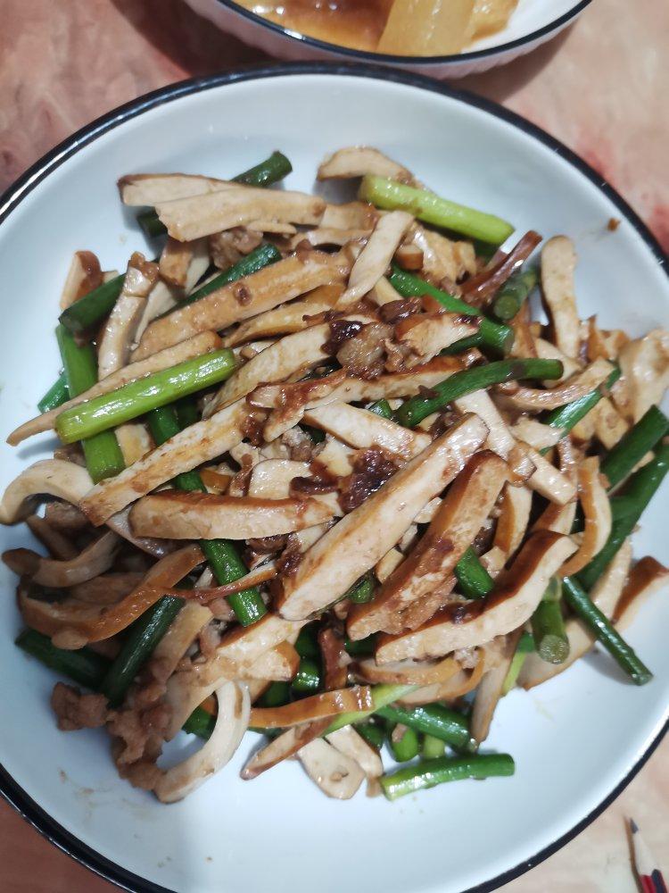 豆干炒蒜苔