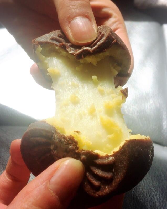 巧克力奶酪椰蓉拉丝月饼