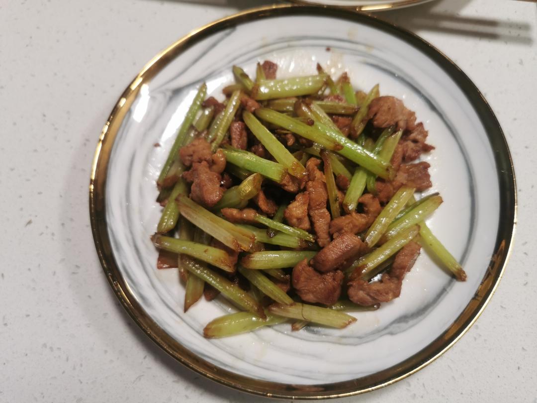 西芹炒肉