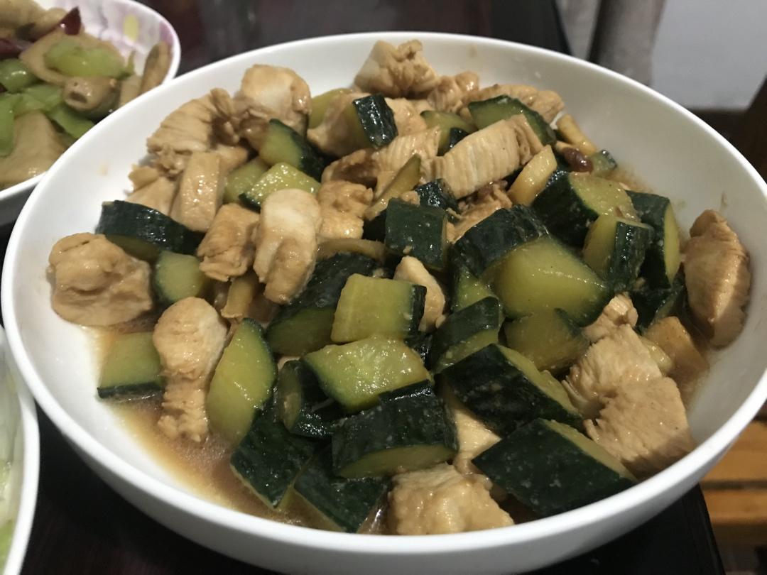 胡萝卜黄瓜鸡胸肉