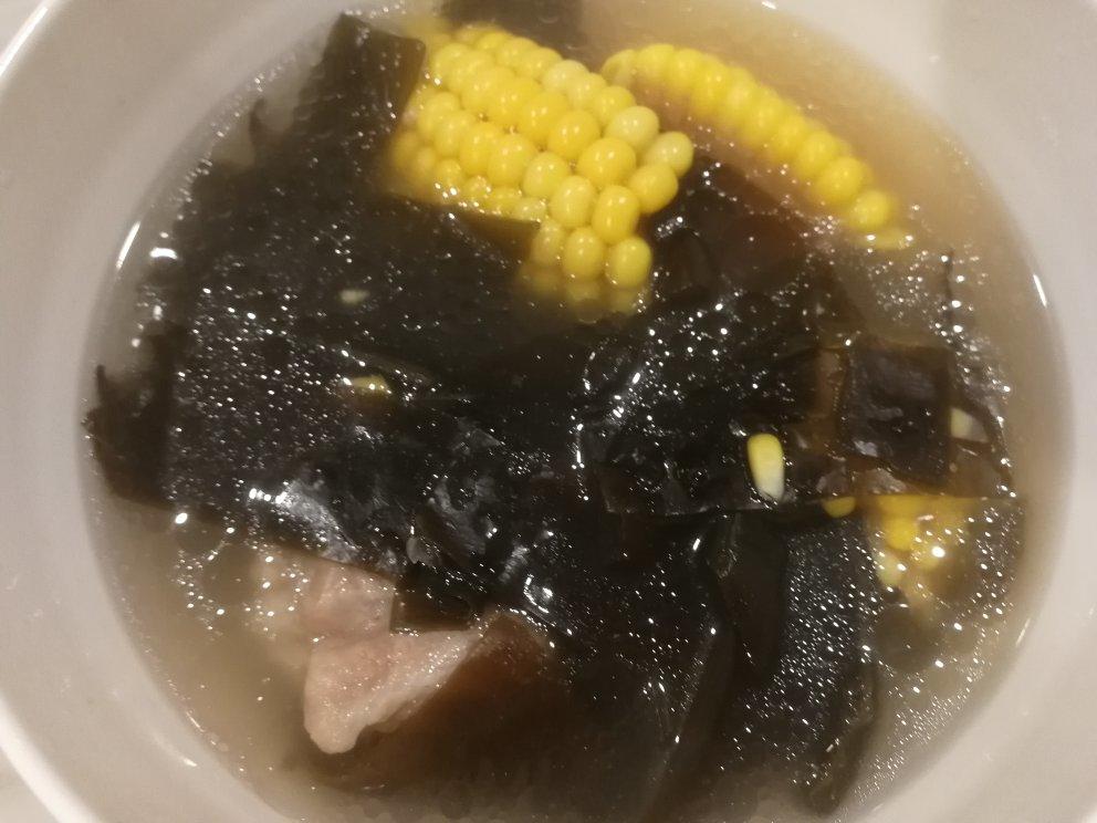 海带玉米排骨汤