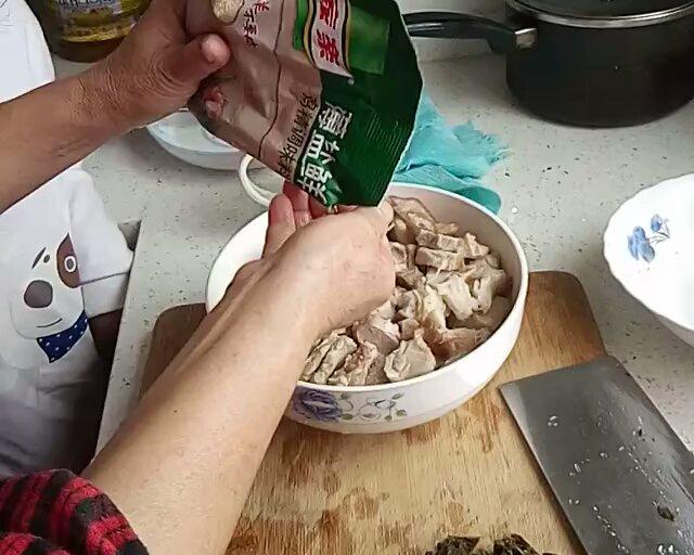 梅干菜扣肉的做法 步骤10