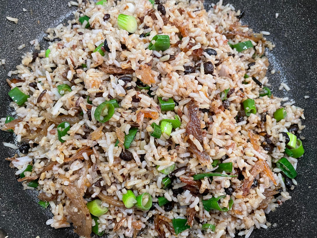 豆豉鲮鱼炒饭