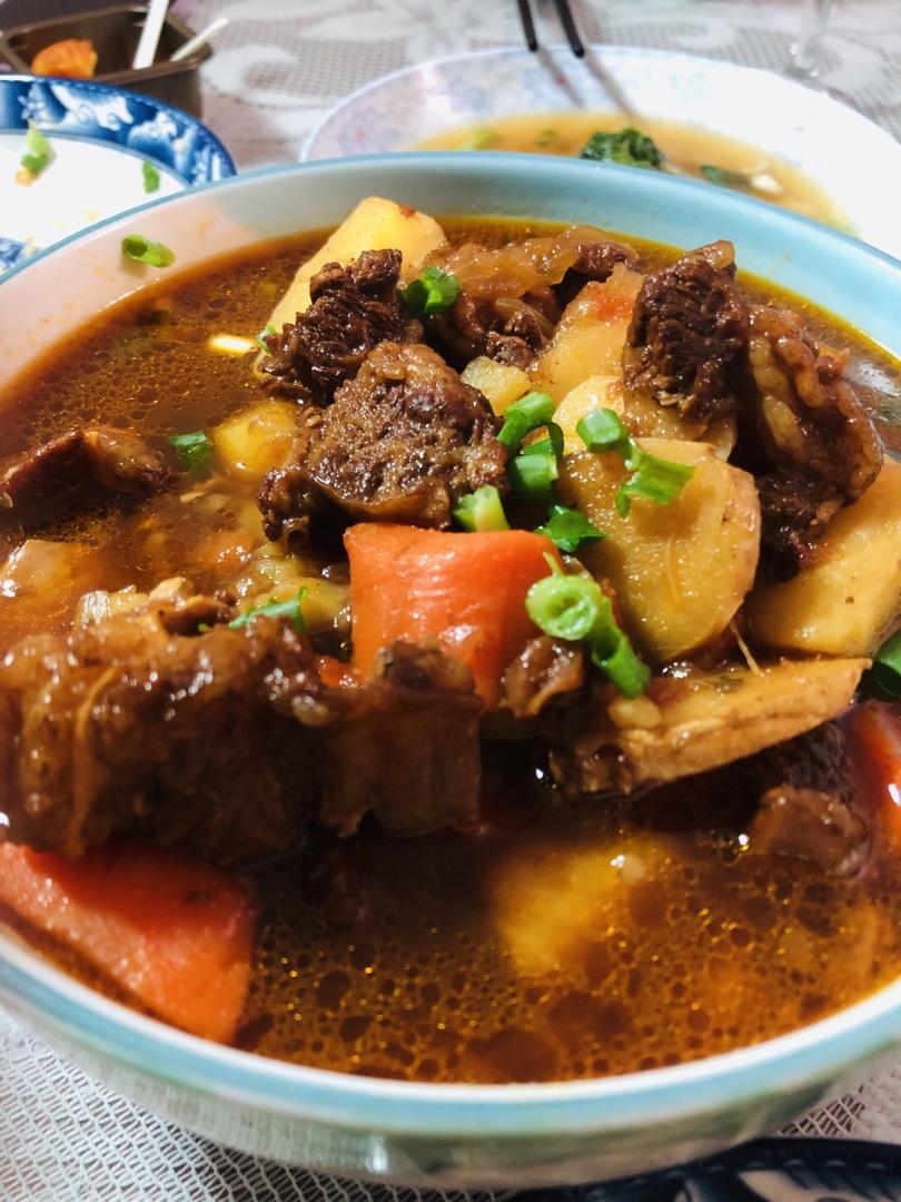 番茄土豆炖牛腩