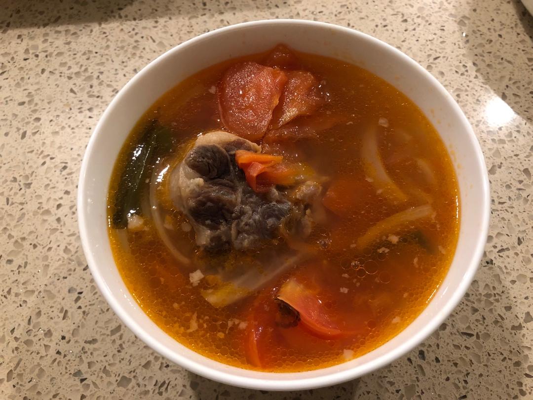 番茄牛尾汤