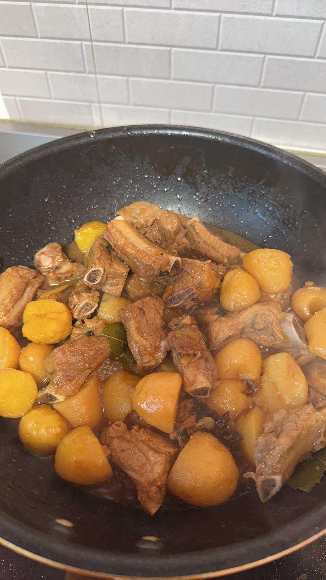 肋排炖土豆