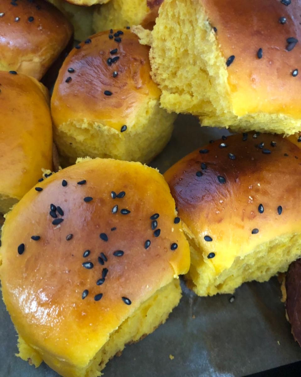 南瓜奶油小餐包（一次发酵）