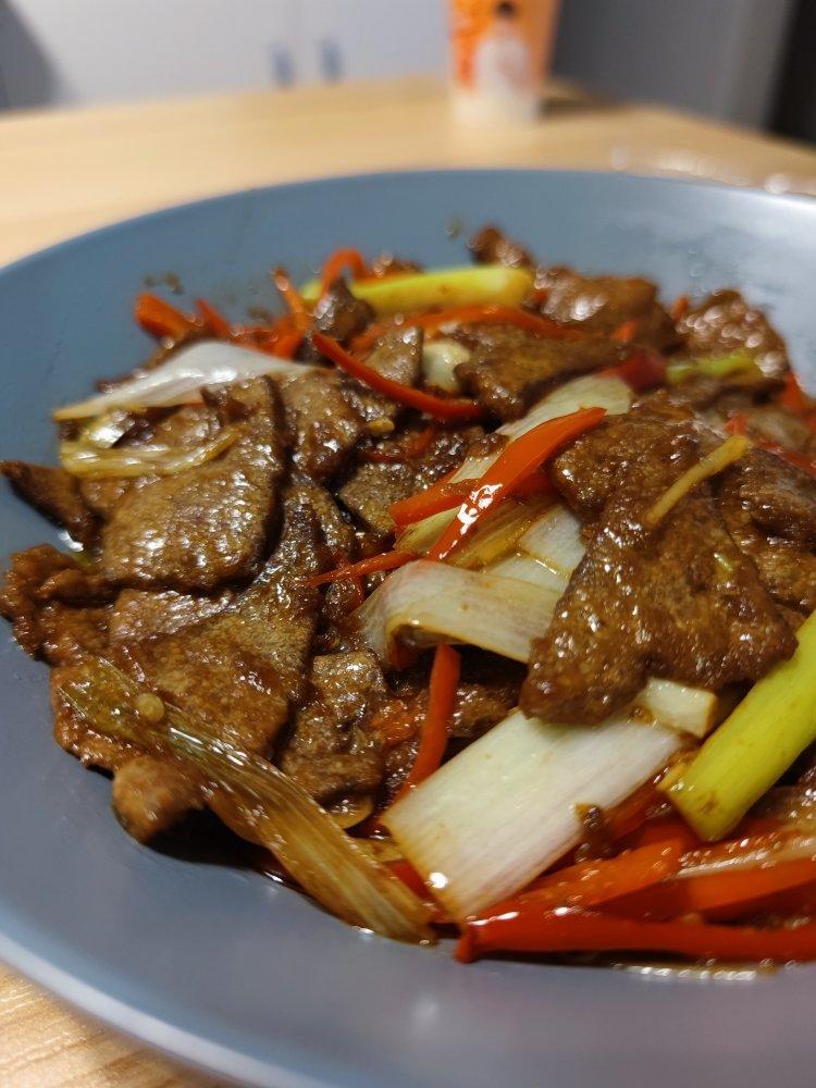 厨师长教你：“葱爆猪肝”的家常做法，味道非常赞