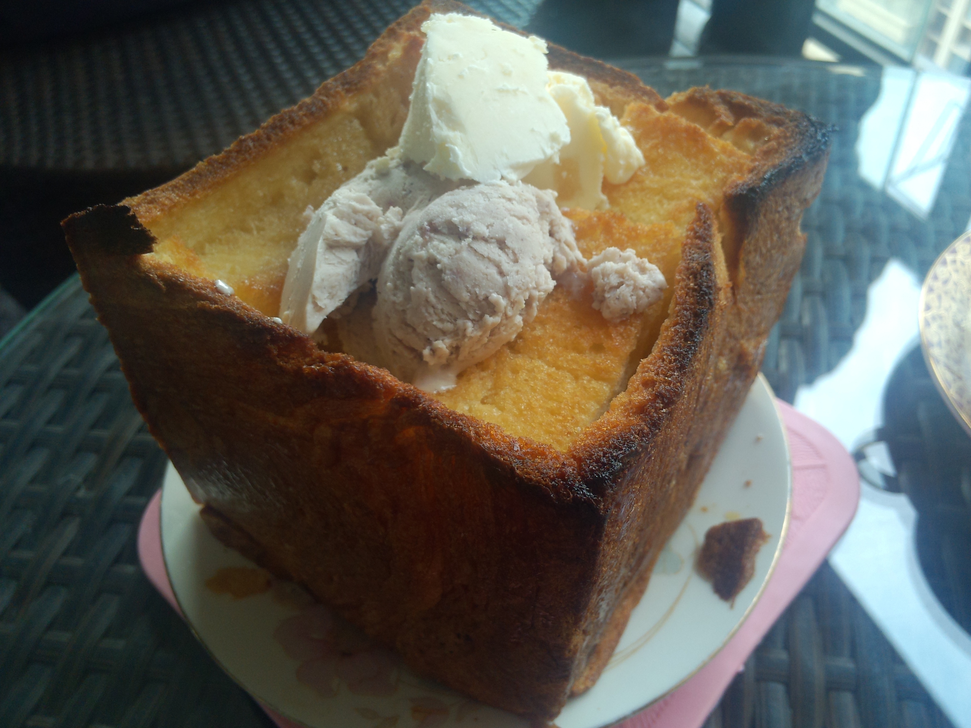 蜂蜜厚多士配冰淇淋