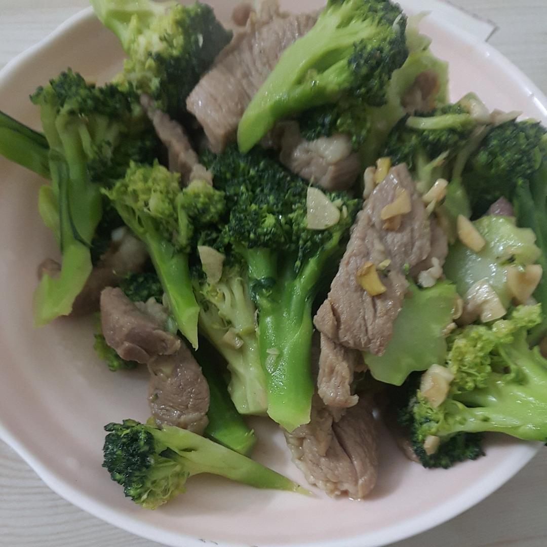 西兰花炒肉片