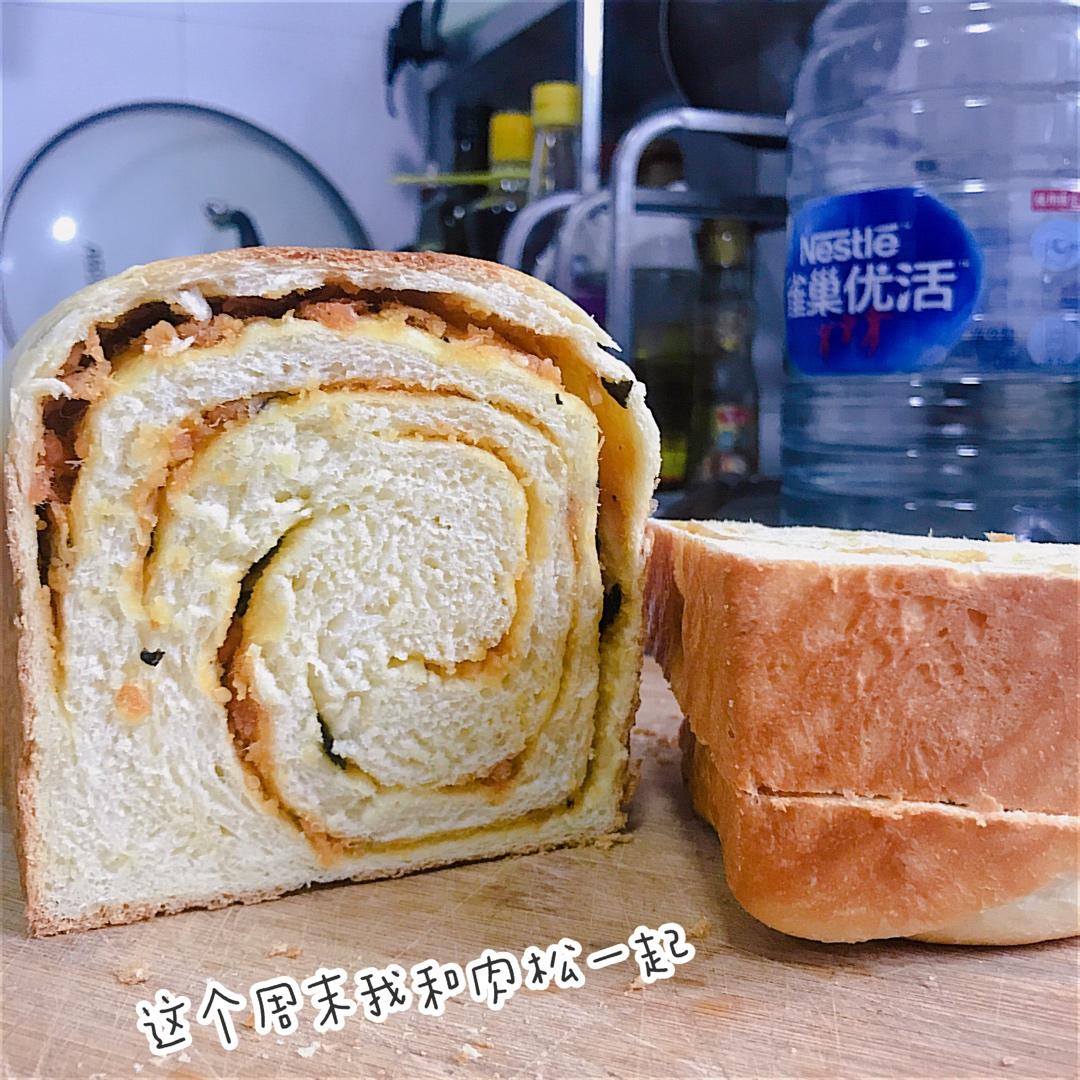无敌好吃的蛋黄肉松吐司
