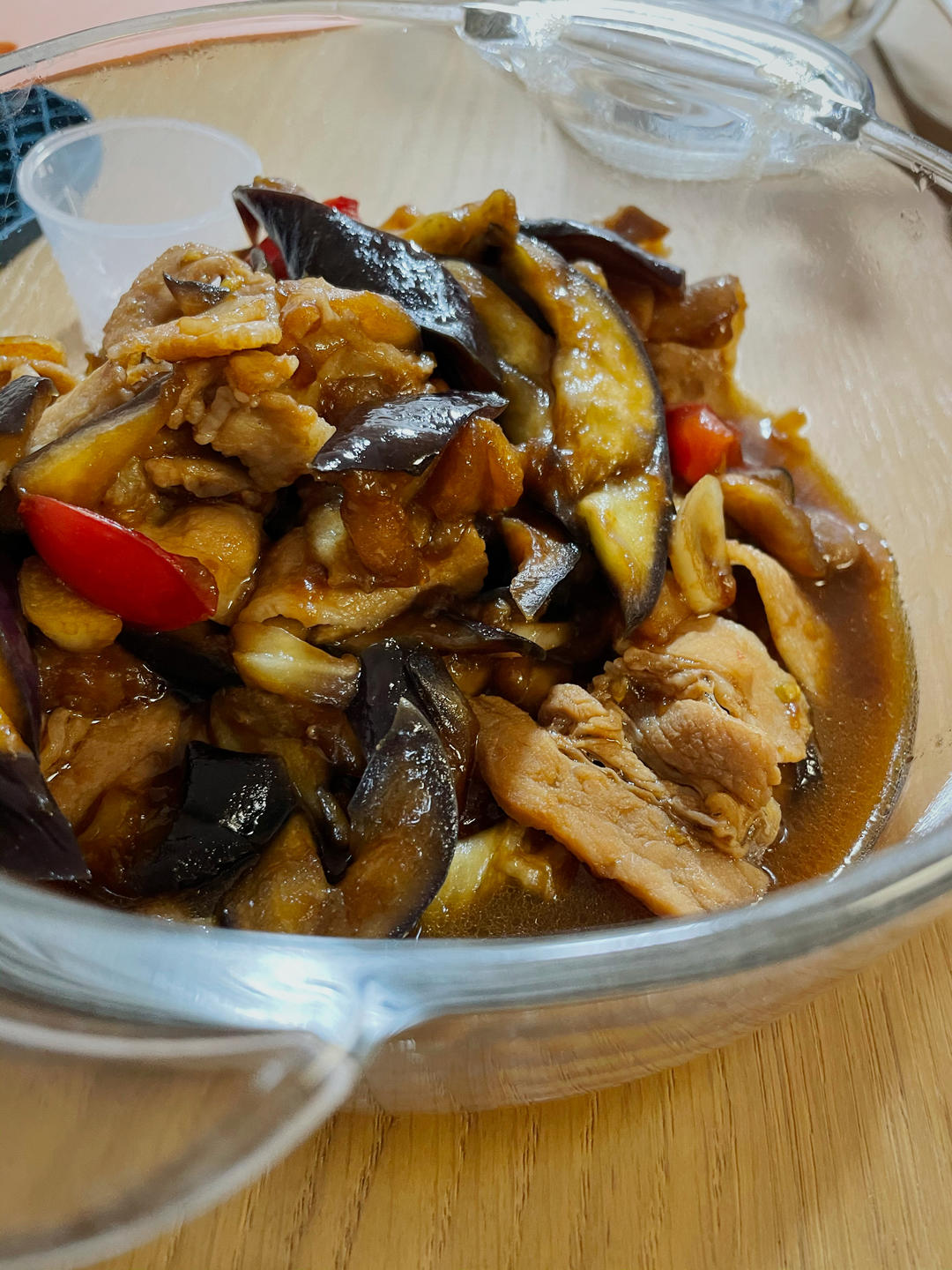 红烧茄子（佐西红柿尖椒）