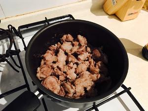 铸铁锅版土豆炖牛肉的做法 步骤1