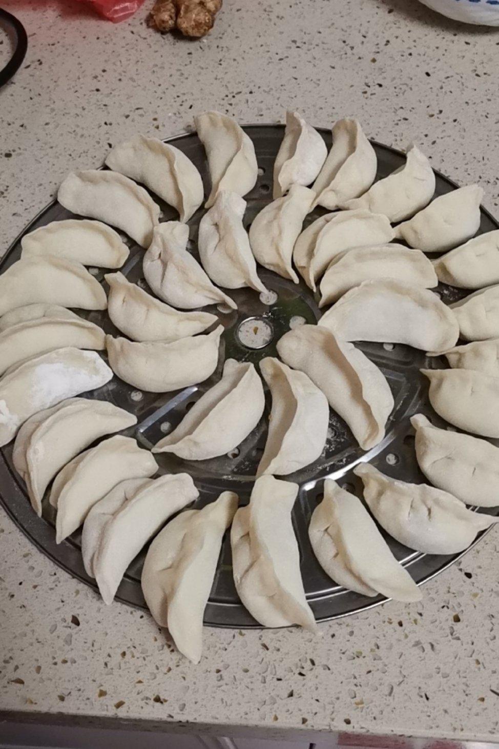 猪肉芹菜水饺