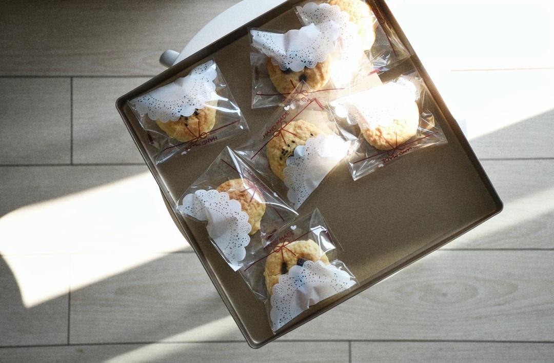 【视频】3分钟 奶油司康Scone(可能是世界上最快手的司康) 消耗淡奶油～