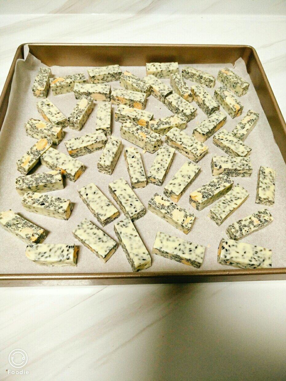 黑芝麻花生牛轧糖