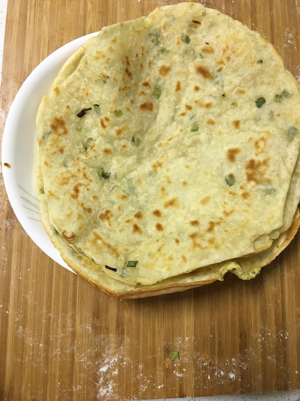 鸡蛋葱油饼                  （更新饼坯保存方法）