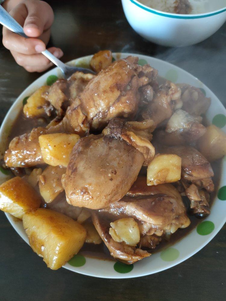 土豆炖鸡腿