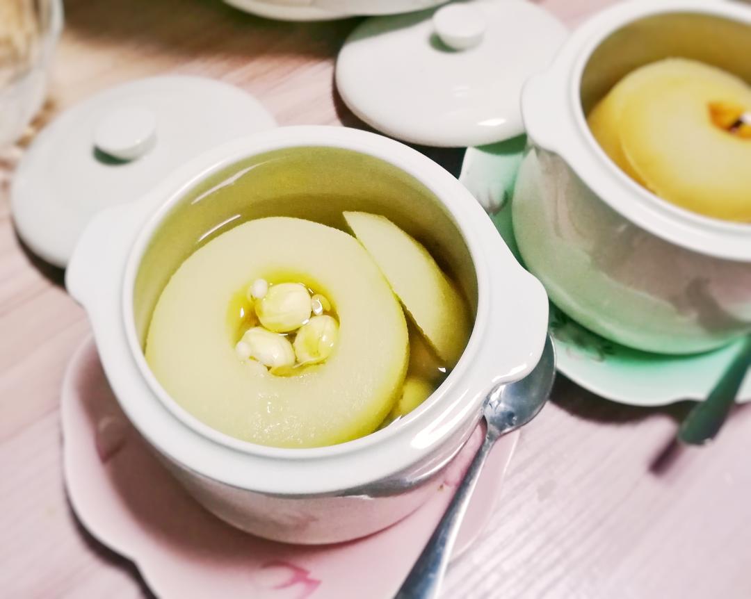 冰糖雪梨炖莲子薏米汤的做法