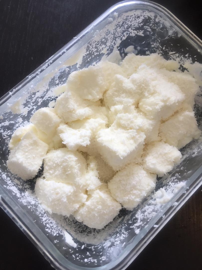 完胜85度C牛奶椰丝小方