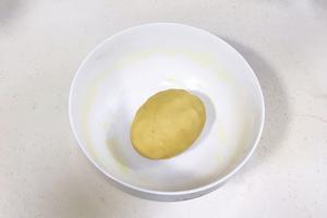 蜜豆一口酥 酥的掉渣渣的做法 步骤5