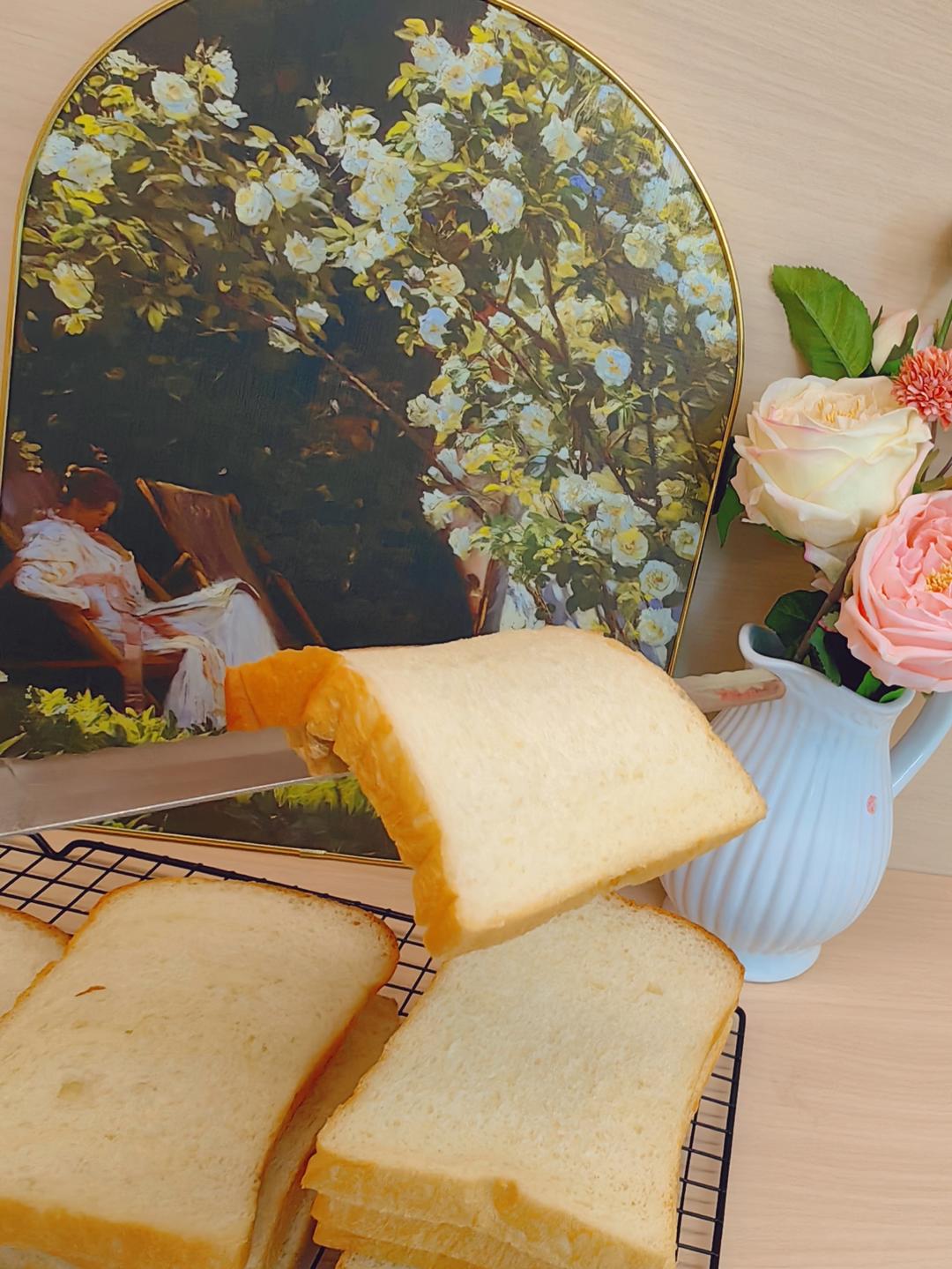 奶香纯粹的重料淡奶油吐司