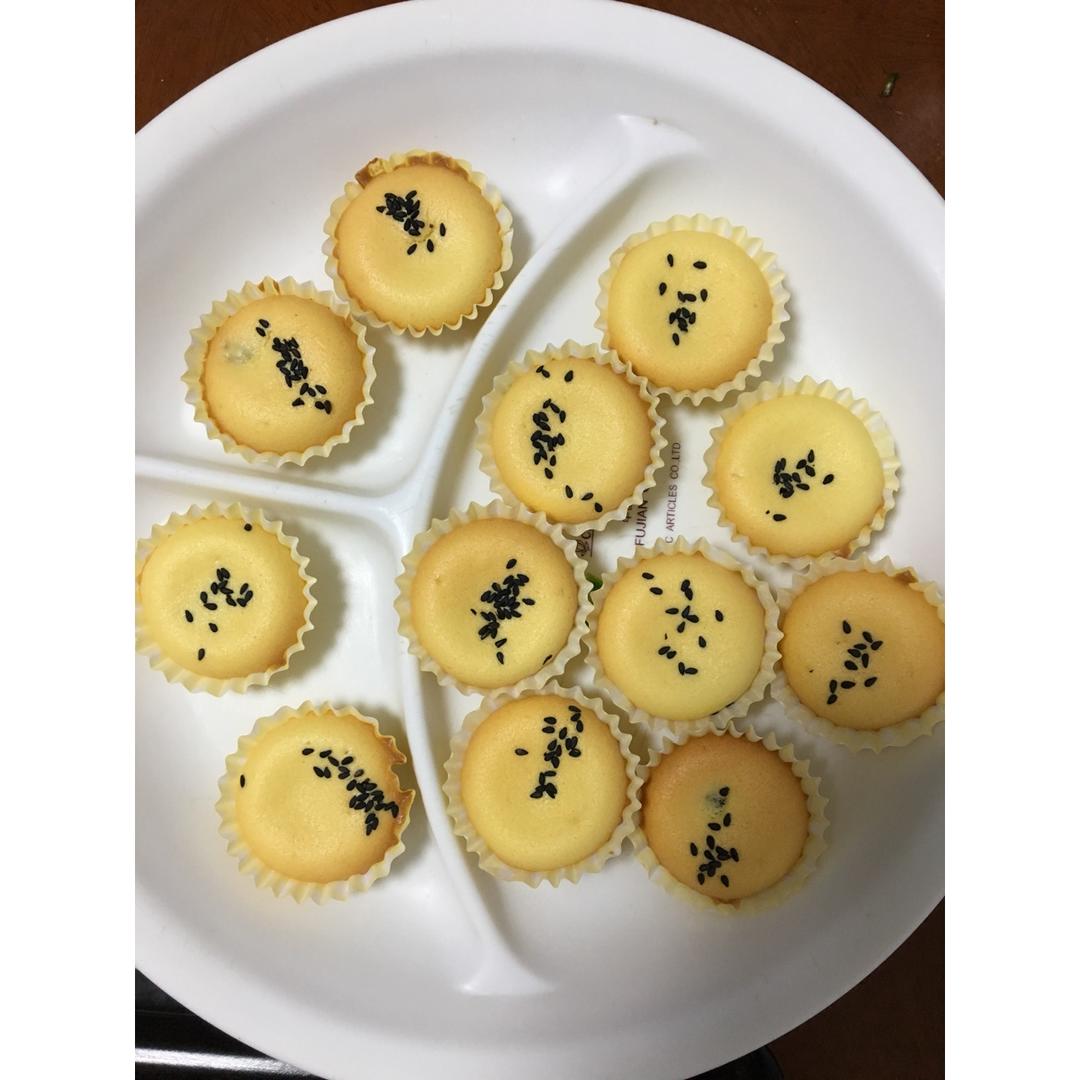戚风杯子蛋糕^_^不开裂不回缩喔～