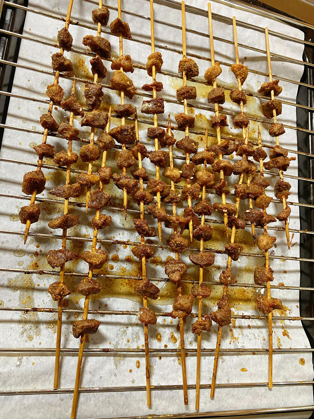羊肉串用家里烤箱烤出明火烧烤的味道！