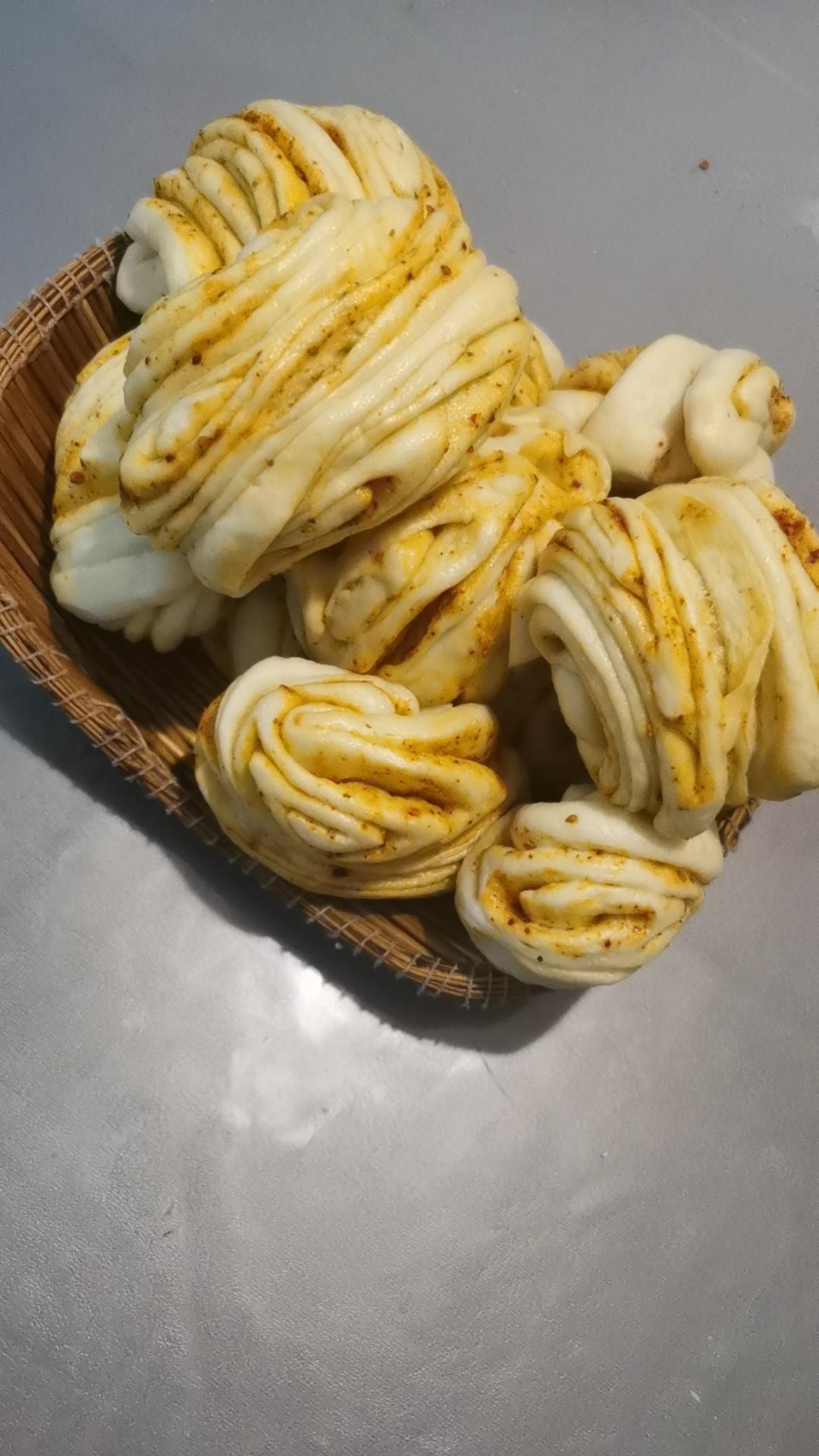 超级好吃的麻辣花卷