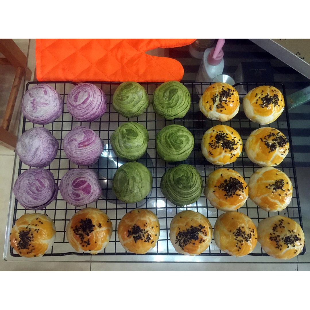 蛋黄酥~紫薯、抹茶、原味~花好月圆，中秋快乐~内附一次做六色蛋黄酥方法~