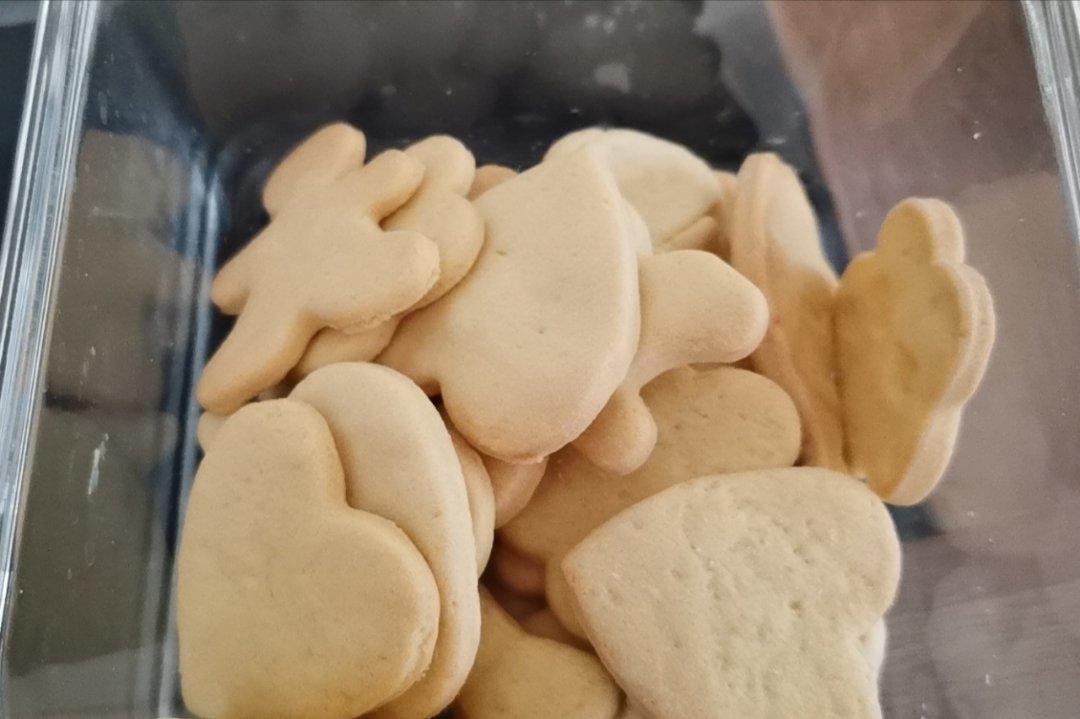 超简单！好吃又平整的糖霜饼干底的做法（附贴心小提示哦）