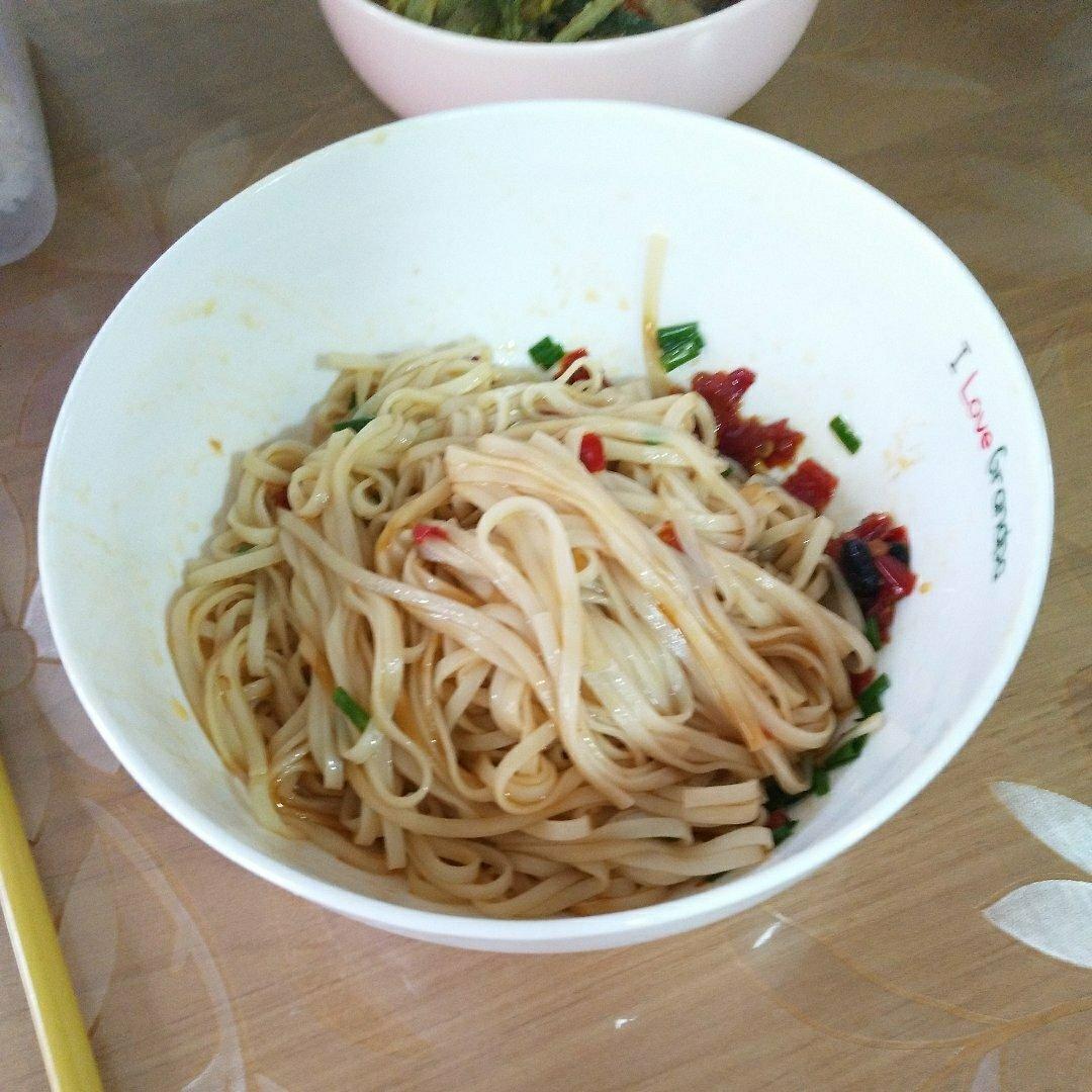 香葱油泼拌面——汪涵《天天向上》现场传授