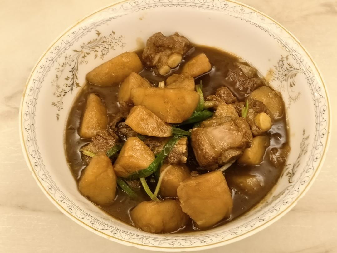 土豆炖排骨