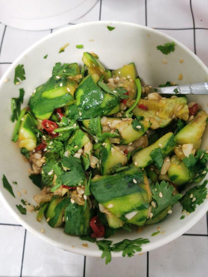 赞不绝口拍黄瓜🥒
