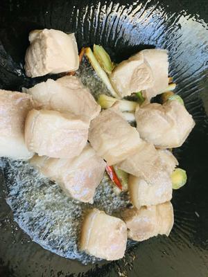 益海嘉里岀品营养餐        茨菇红烧肉的做法 步骤5