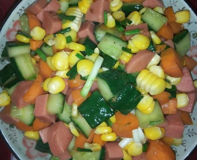 玉米黄瓜胡萝卜火腿粒的做法