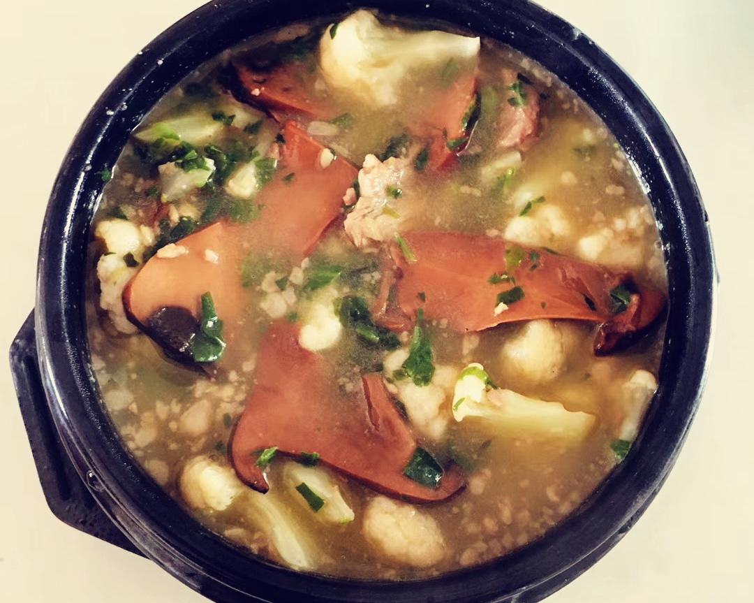 牛肝菌花菜肉片荠菜羹