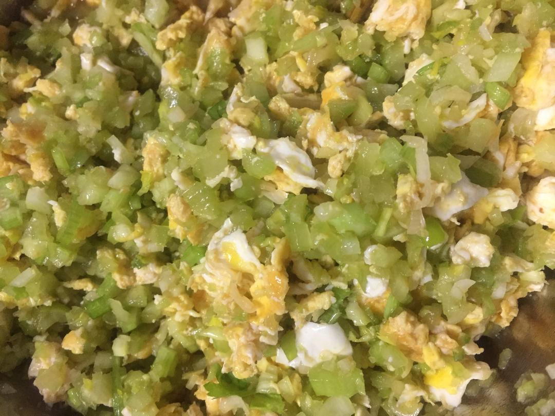芹菜鸡蛋饺子
