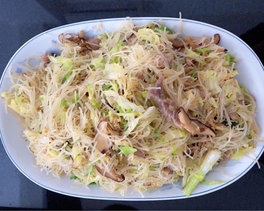 潮汕正宗包菜炒米粉的做法