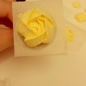 奶油裱花练习的做法 步骤1
