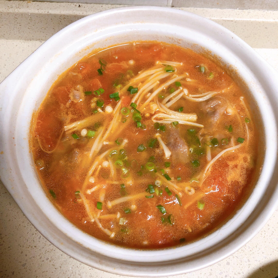 阿繇yy做的酸汤肥牛金针菇