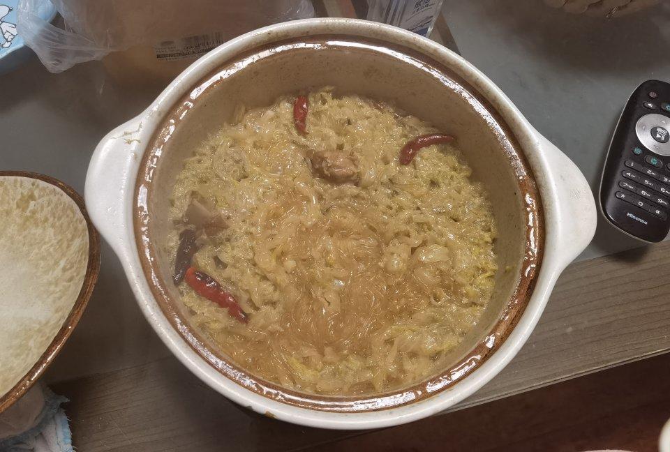东北酸菜炖排骨