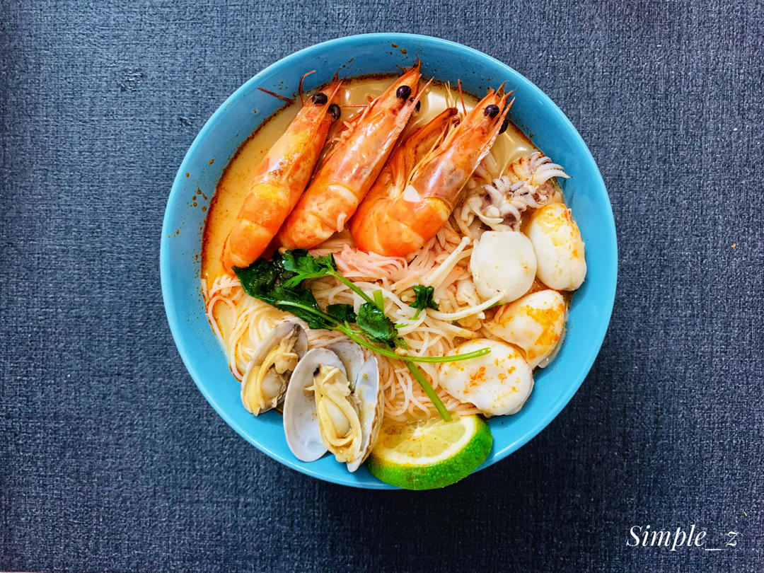 泰式冬阴功海鲜汤米粉