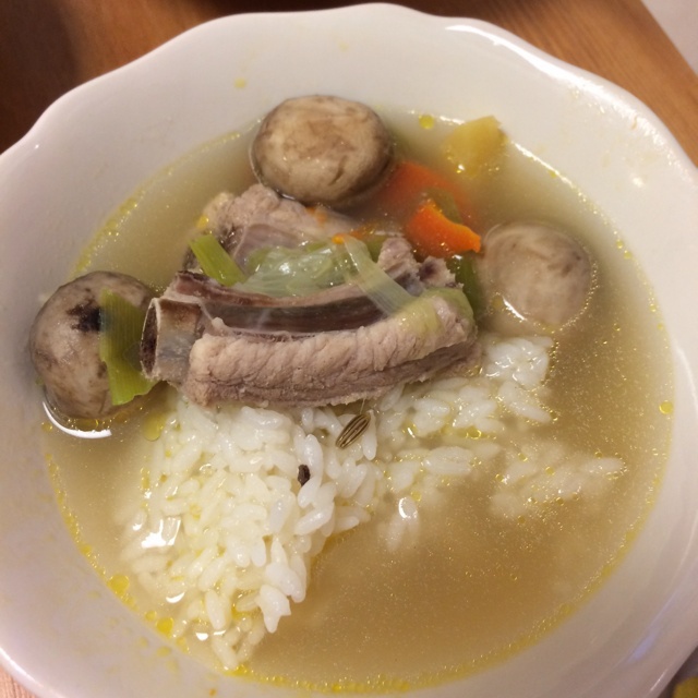 热情樱桃梦梦做的白蘑菇排骨汤